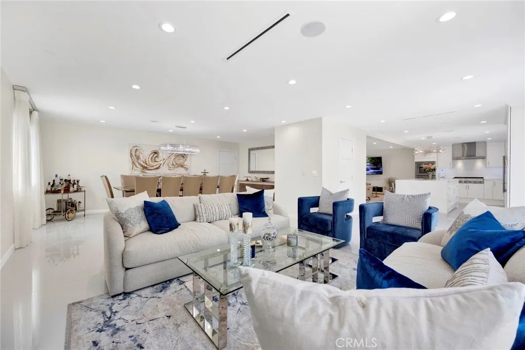 3548 LA Crescenta Ave