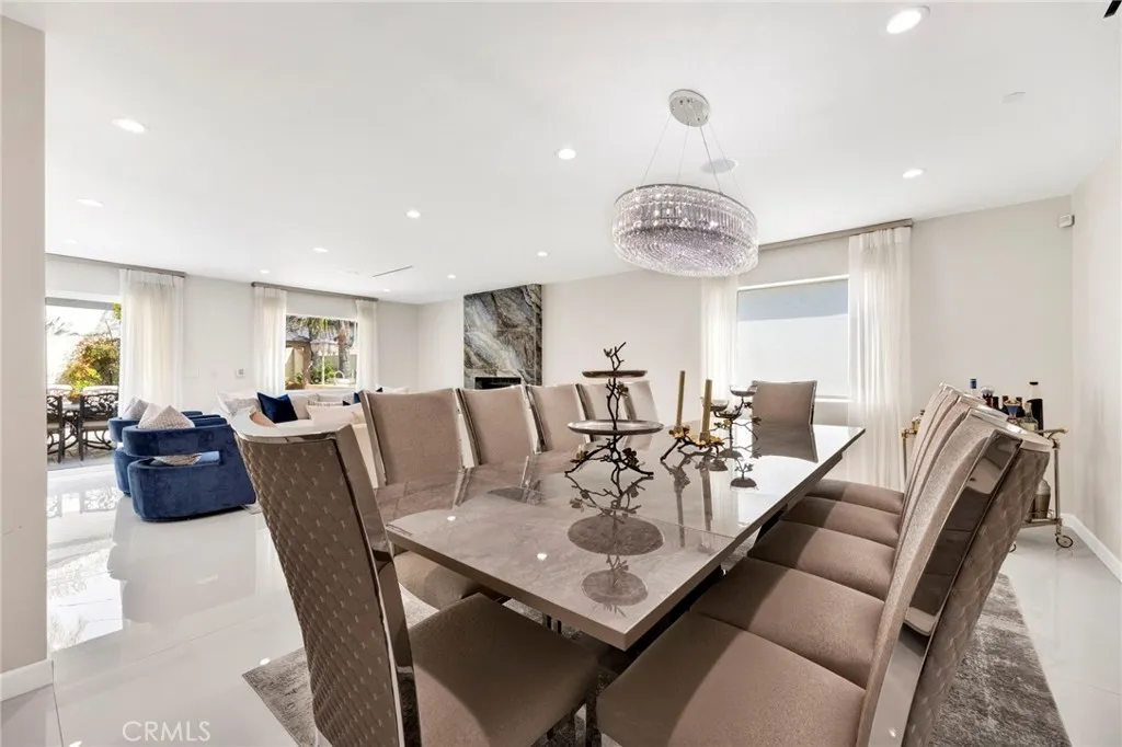 3548 LA Crescenta Ave