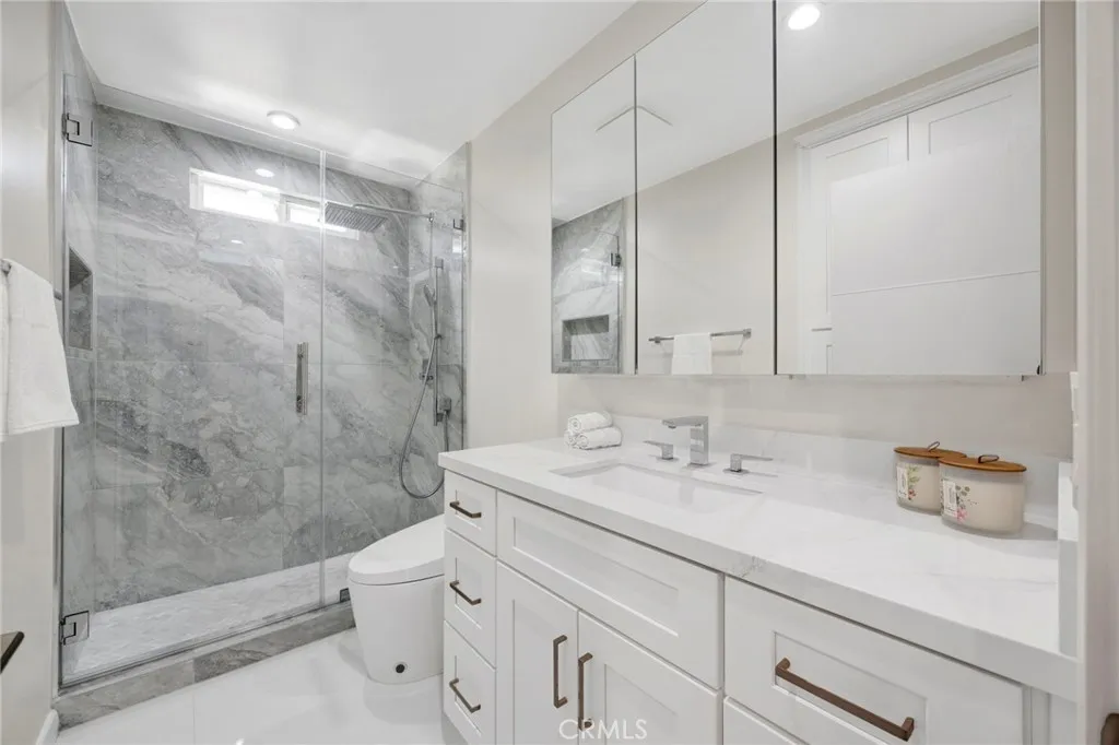 3548 LA Crescenta Ave