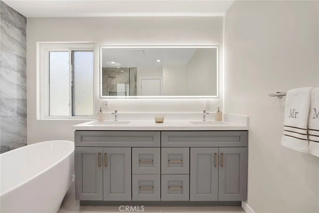 3548 LA Crescenta Ave