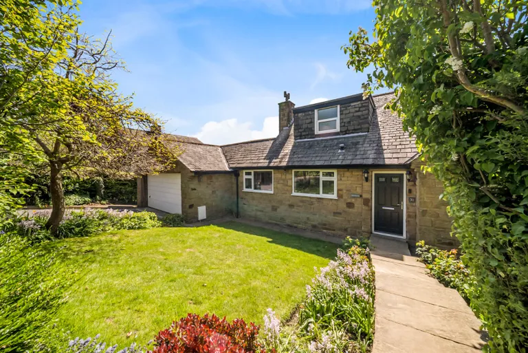 5 bedrooms detached house for sale